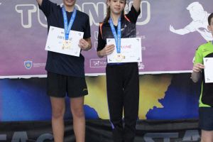 Sara Hoxha dhe Rejan Krasniqi fitues të turneut Top 8 për U13
